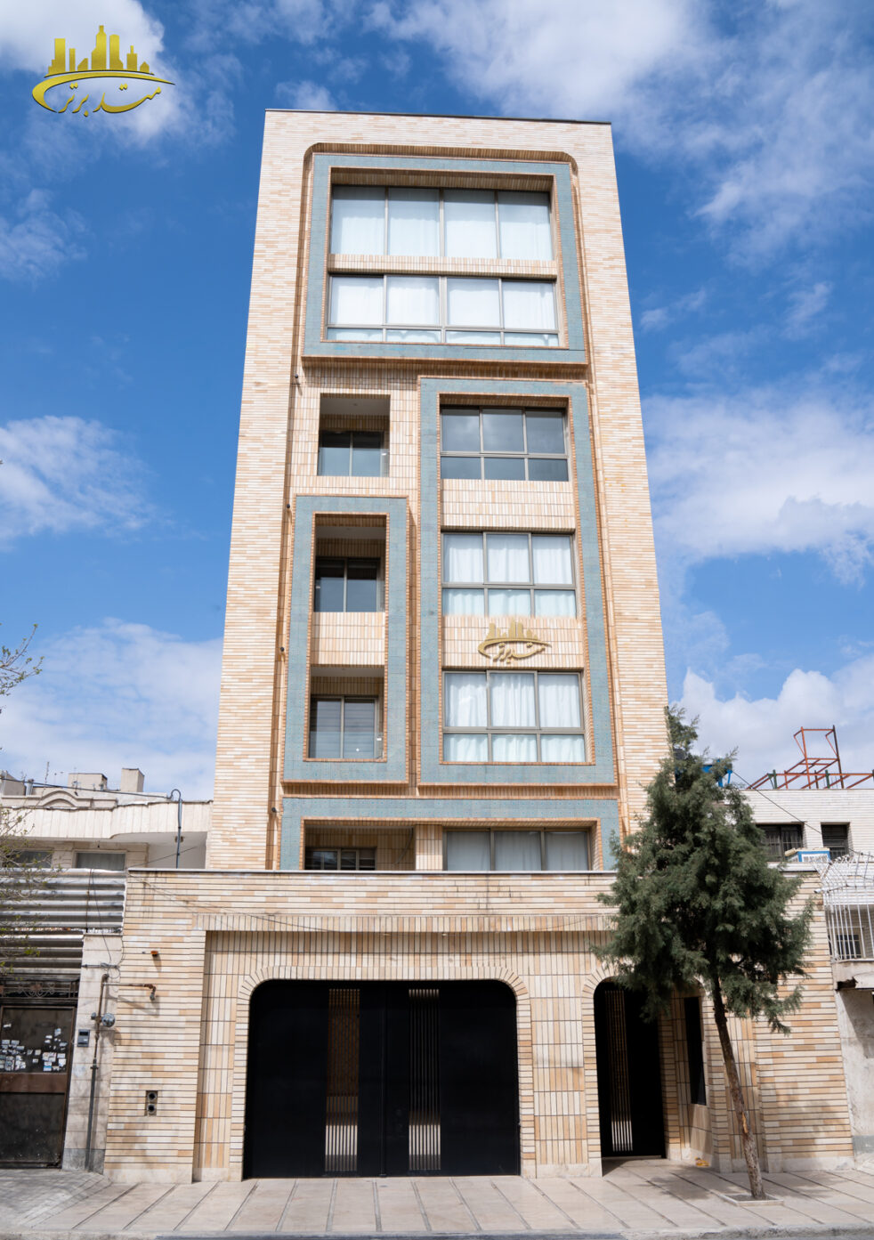 ساختمان لوکس مشهد